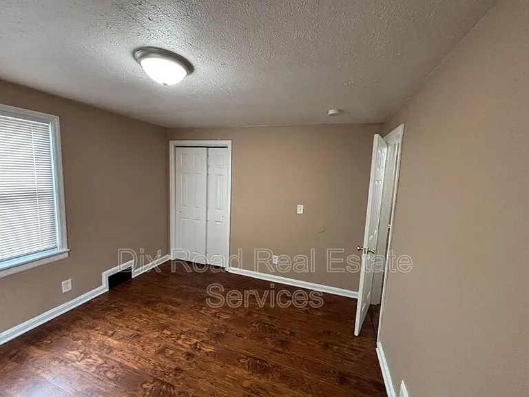 1145 Chase Ave — Photo 17