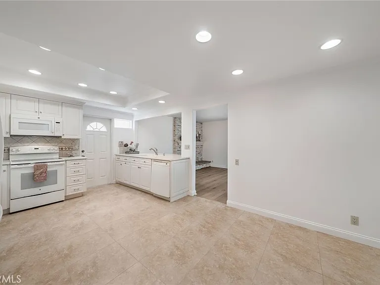 24382 Macedo Dr — Photo 13