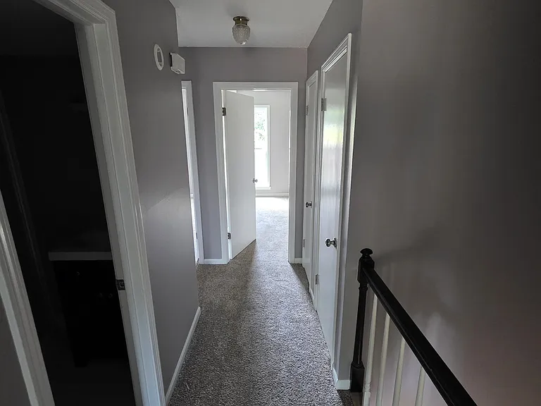 8340 Farmington Dr E — Photo 23