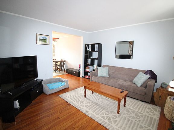 2nd image of 10953 S Artesian Ave