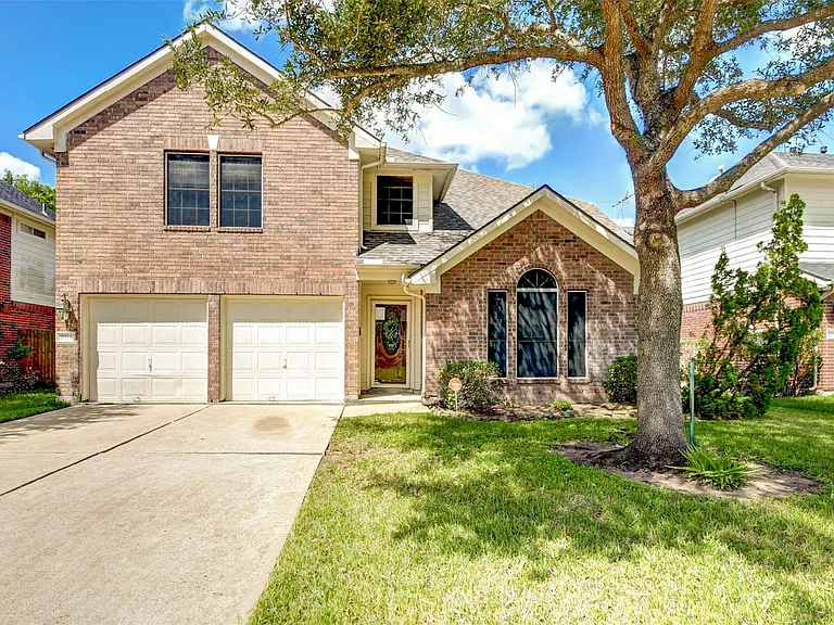 2114 Whirlaway Dr — Photo 1