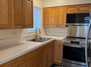 224 Hawthorne St #8, Monterey, CA 93940