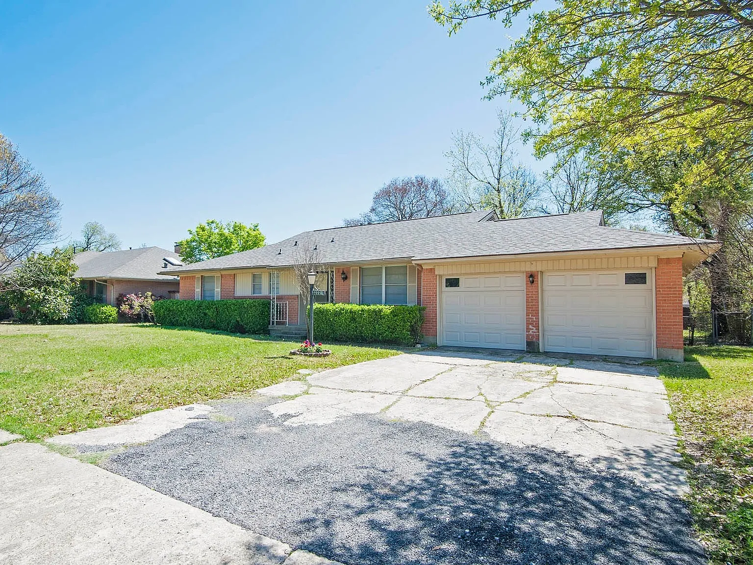 3 bed, 2.0 bath, 1500 sqft, $2,500 — Photo 2
