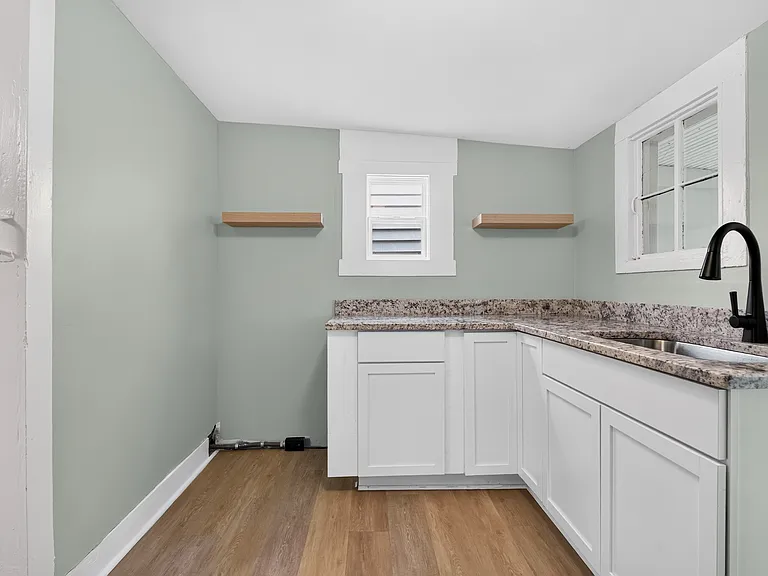 837 E Burnett Ave #2 — Photo 5