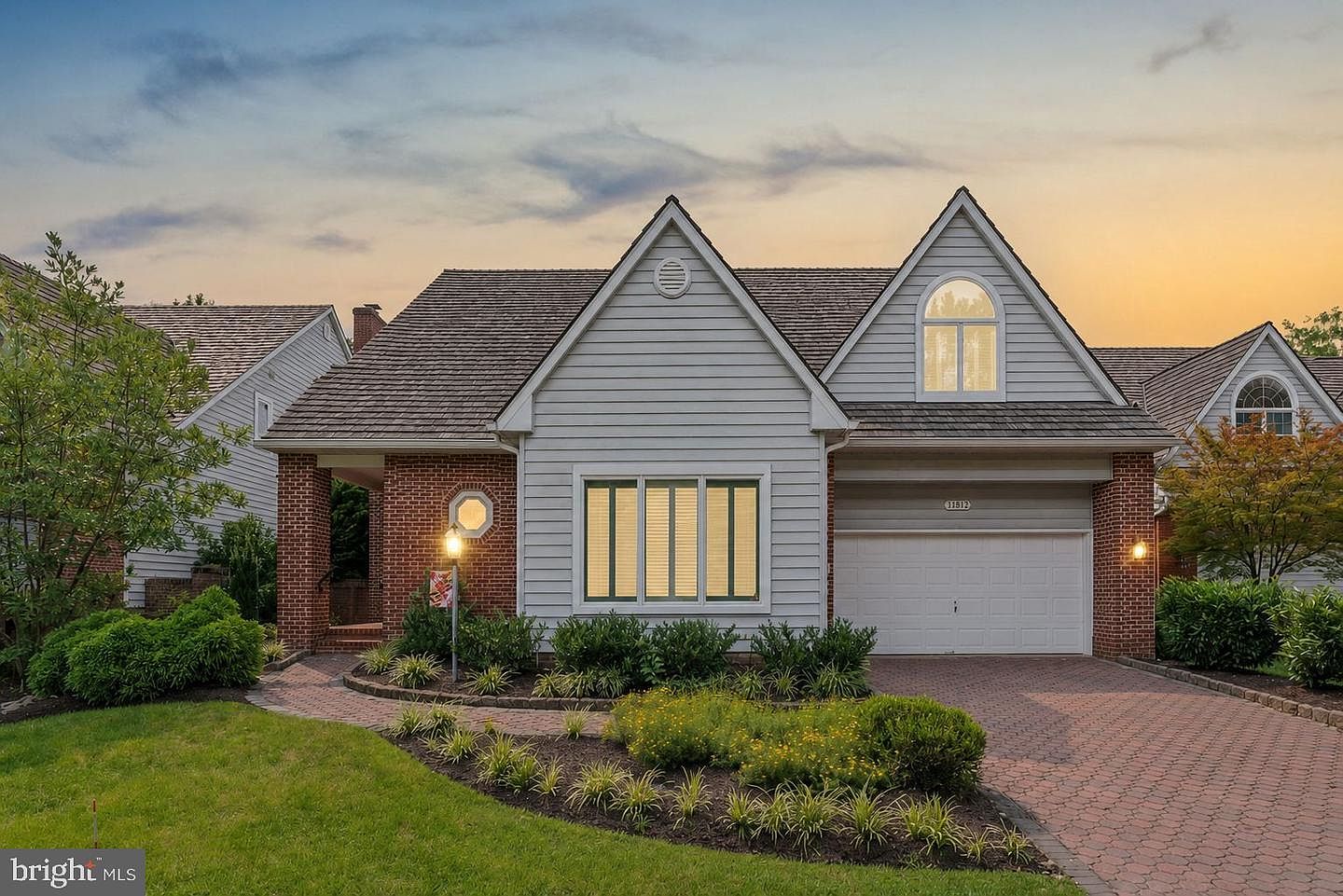 11210 Shadowmere Mews — Hobbits Glenn Golf Club