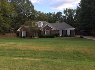 618 Day Lake Dr, Midland, GA 31820