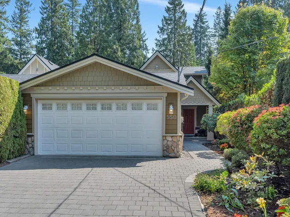 950 Seymour Blvd, North Vancouver, BC V7J 2J8