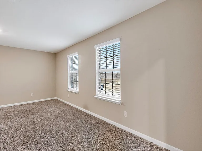 305 Honeysuckle Ln — Photo 28