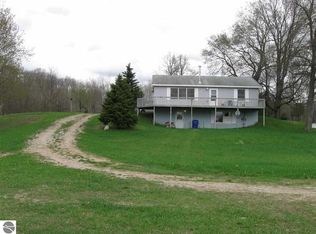 10644 Iris Ln, Mesick, MI 49668
