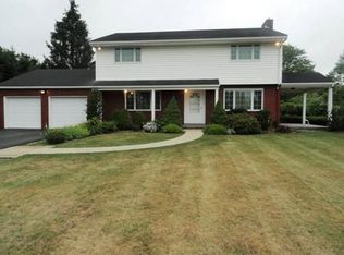 2391 Wharrey Dr, Sewickley, PA 15143