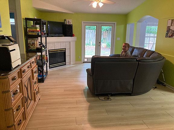3rd image of 2963 Glen Ives Dr