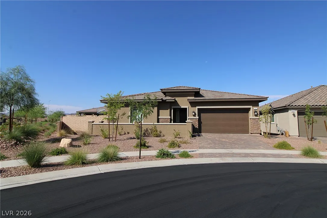 4 bed, 2.5 bath, 2654 sqft, $3,016 — Photo 1