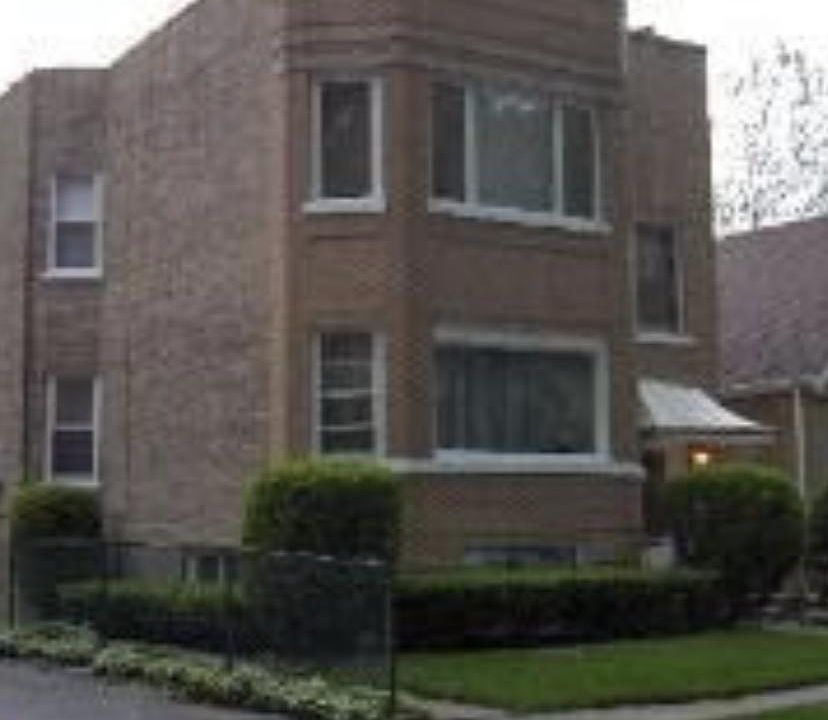 1st image of 6354 N Leroy Ave #Basement