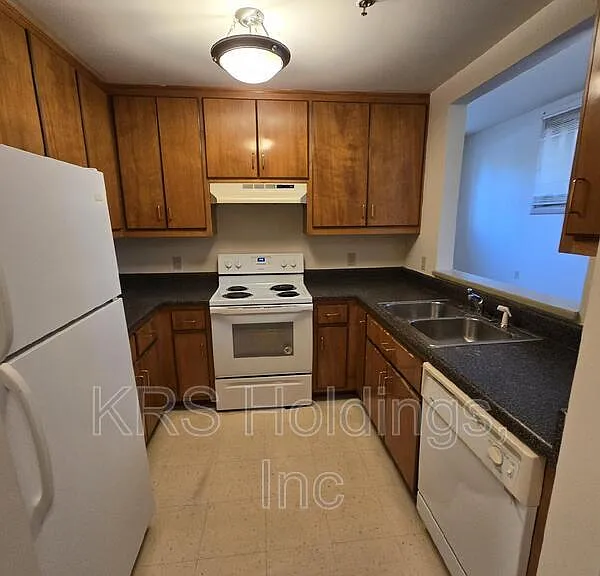 633 W Washington St — Photo 1
