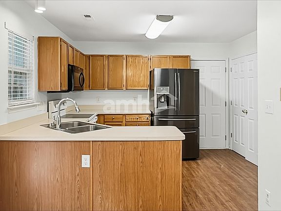 4th image of 1004 Bikar Ct