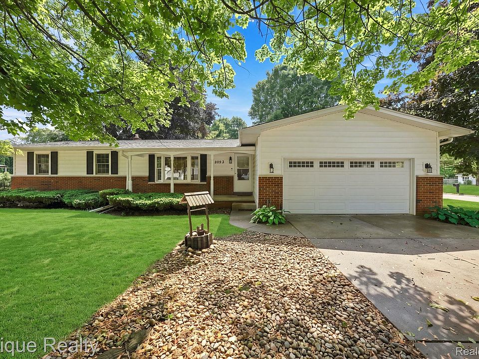 1st image of 2083 Holly Tree Dr