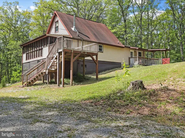 654 Moonrise Dr, Wardensville, WV 26851