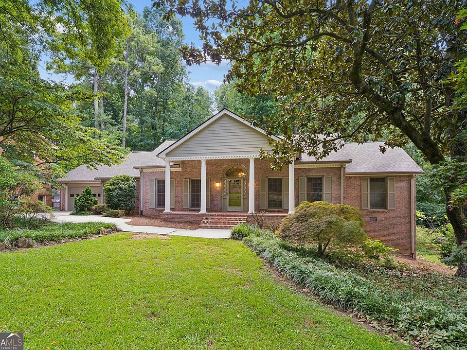 1st image of 2724 Cravey Dr