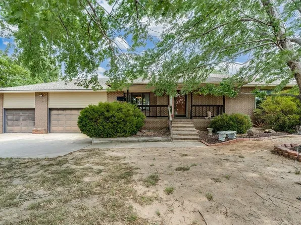 9202 N Plum St, Hutchinson, KS 67502
