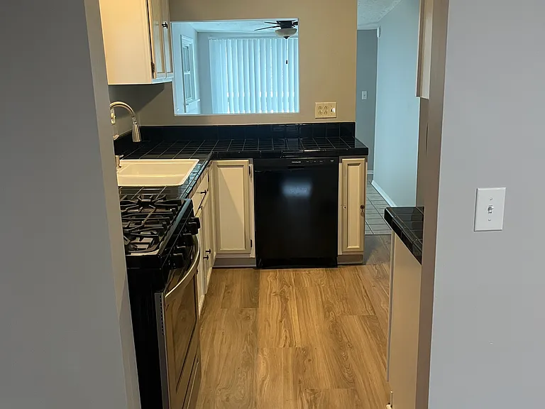 237 River Meadow Dr — Photo 3