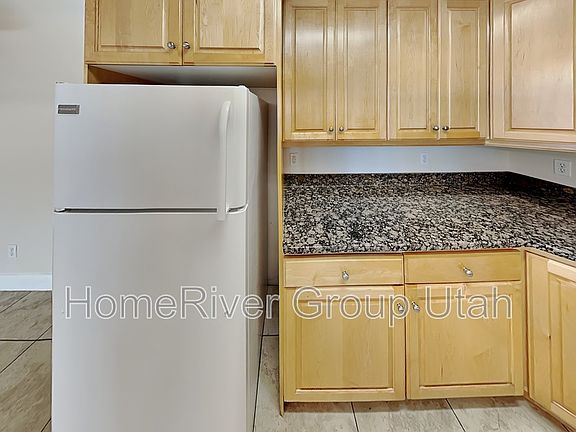 5th image of 151 S Pleasant Grove Blvd Unit 7