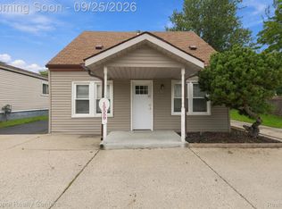 19559 E Forteen Mile Rd, Clinton Township, MI 48035