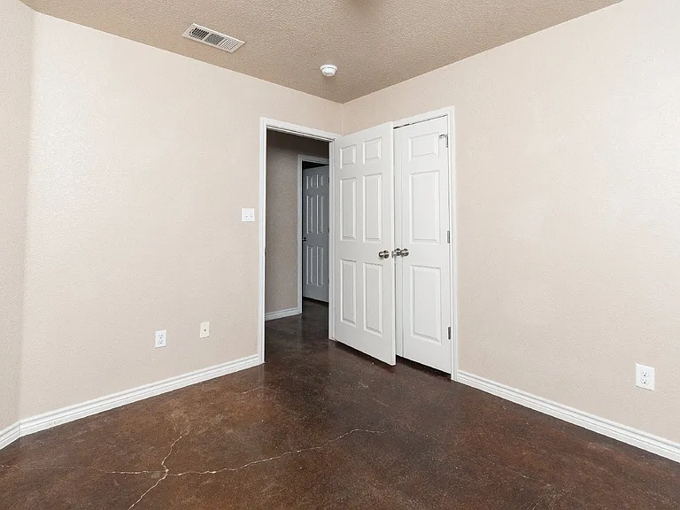 4102 Cambridge Dr #B — Photo 8