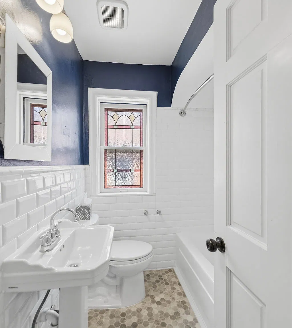 4 bed, 1238 sqft, $2,300 — Photo 4