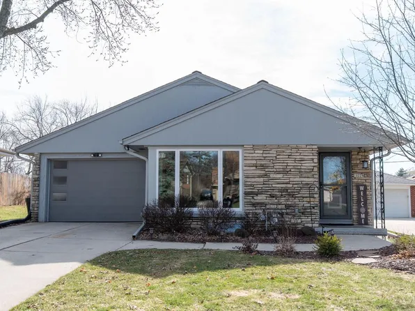 10229 West Melvina STREET, Wauwatosa, WI 53222