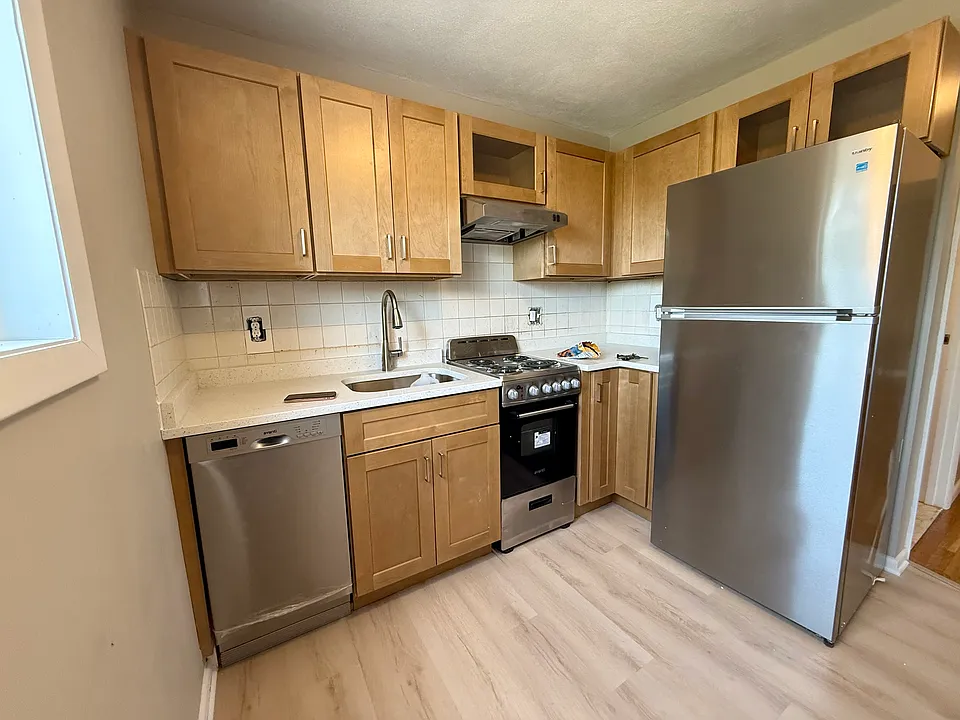 69 Newton St #12