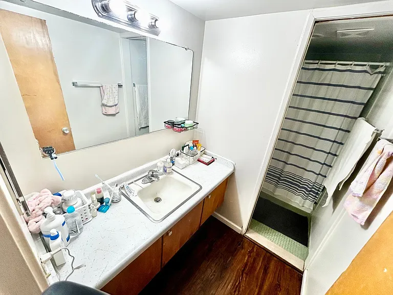 Varsity Management - 515 Walnut — Photo 39