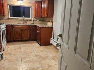 109 Oakridge Rd, Greenfield Park, NY 12435