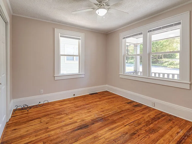 355 Sand Hill Rd — Photo 10