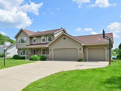8521 West Lake Pointe DRIVE, Franklin, WI, 53132