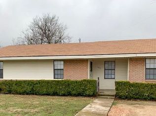 1807 N McDonald Ave, Decatur, TX 76234