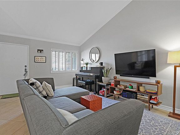 3rd image of 18150 Oxnard St Unit 95