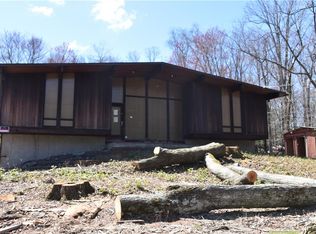 1 Wood Ln, Suffern, NY 10901
