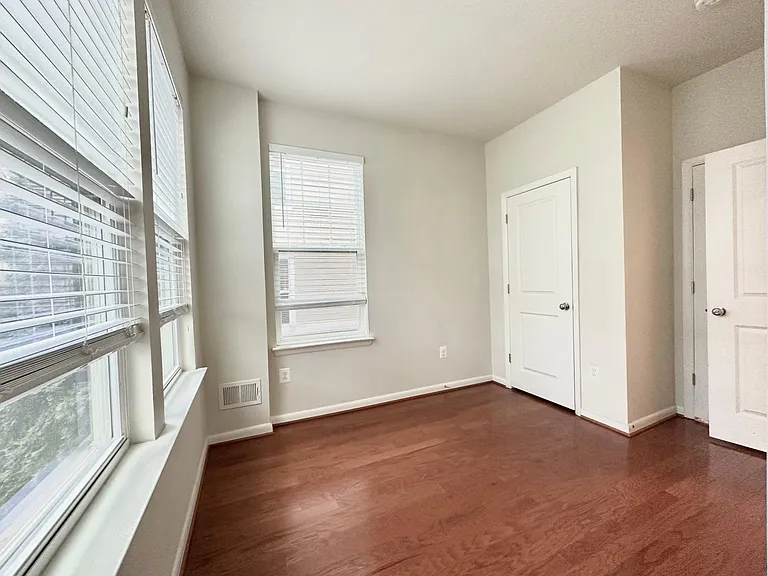 127 Decoverly Dr — Photo 40