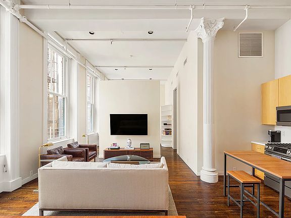 4th image of 66 Crosby St APT 3E