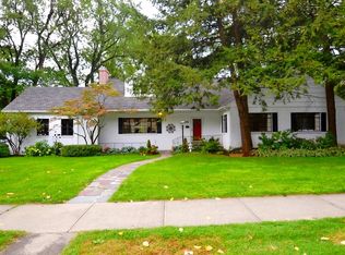 315 Oakdale Dr, Rochester, NY 14618