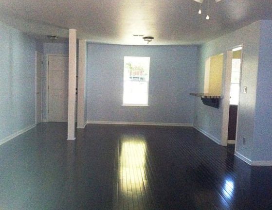 3rd image of 2431 Castlewood Dr