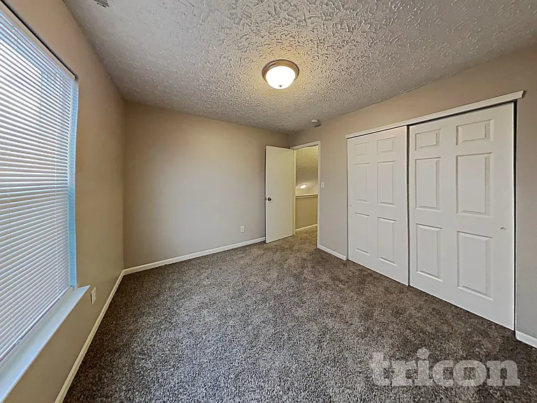 4475 Connaught East Dr — Photo 10