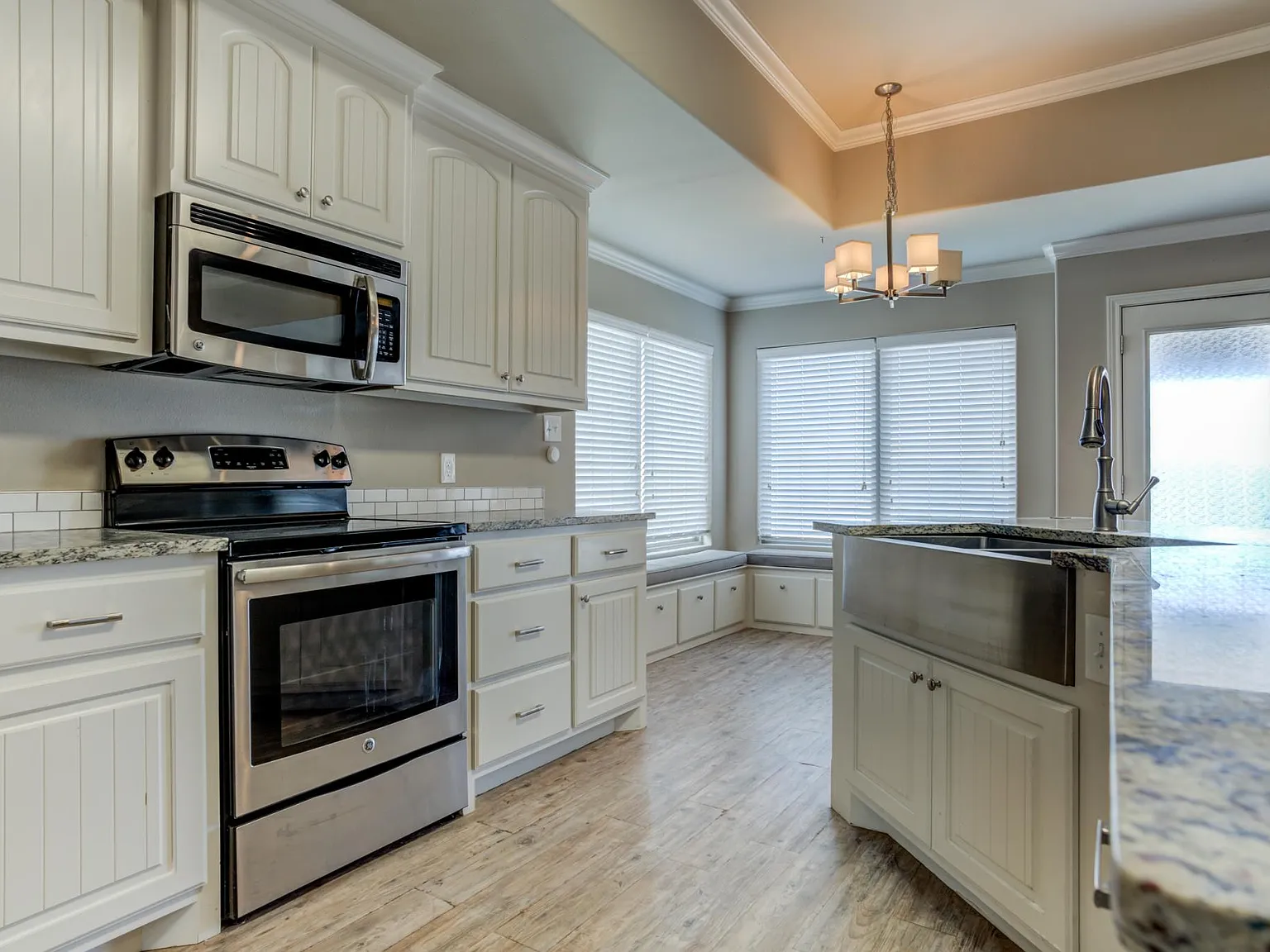 4 bed, 2165 sqft, $2,199 — Photo 3