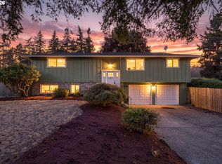 15930 S Sandalwood Rd, Oregon City, OR 97045