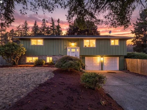15930 S Sandalwood Rd, Oregon City, OR 97045