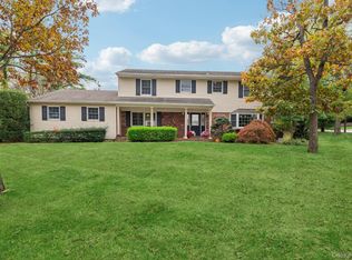 9 Princeton Drive, Plainview, NY 11803