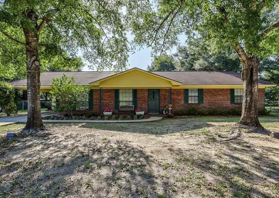 1st image of 833 Burntleaf Ln