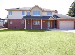 3215 Greenbriar Dr, Glenview, IL