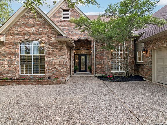 3rd image of 2210 Fawnfield Ln