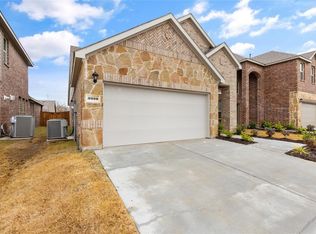 3920 Oak Creek Cir, Denison, TX 75020